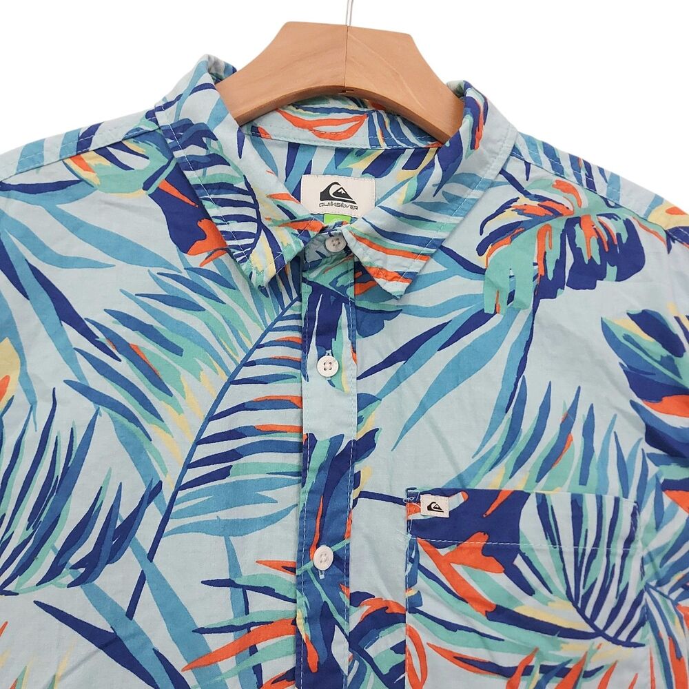 Quiksilver Hawaiian Shirt Mens Medium Blue Regular Fit Vacation Travel Beach - Picture 2 of 11